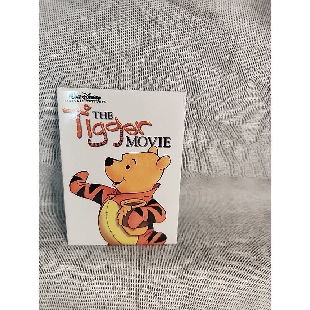 Disney The Tigger Movie Pinback Button Set Winnie the Pooh Piglet Roo 4pc Promo - Picture 2 of 6